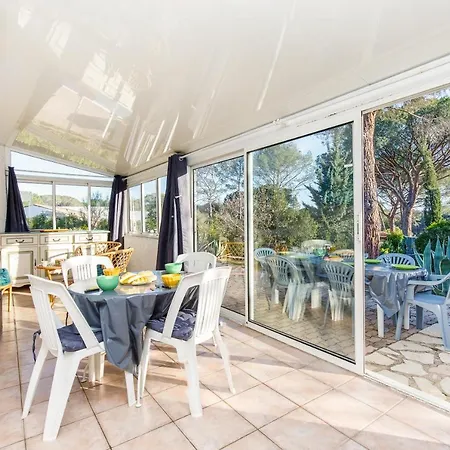 Βίλα Carole Yourhosthelper.