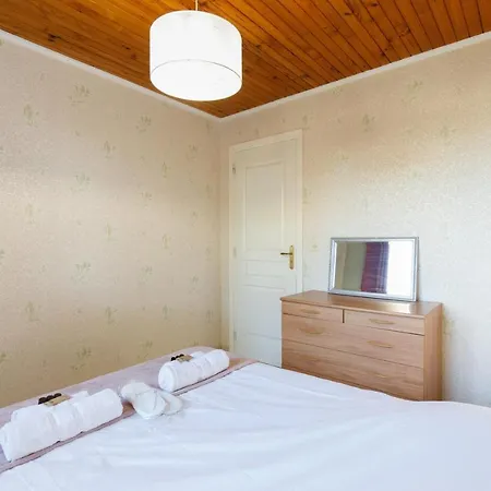 Carole Yourhosthelper. Βίλα