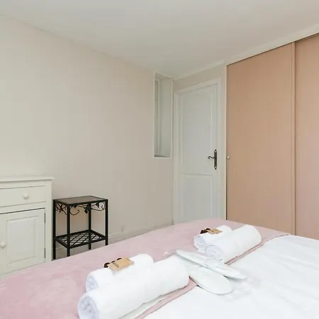 Βίλα Carole Yourhosthelper. Roquebrune-sur Argens